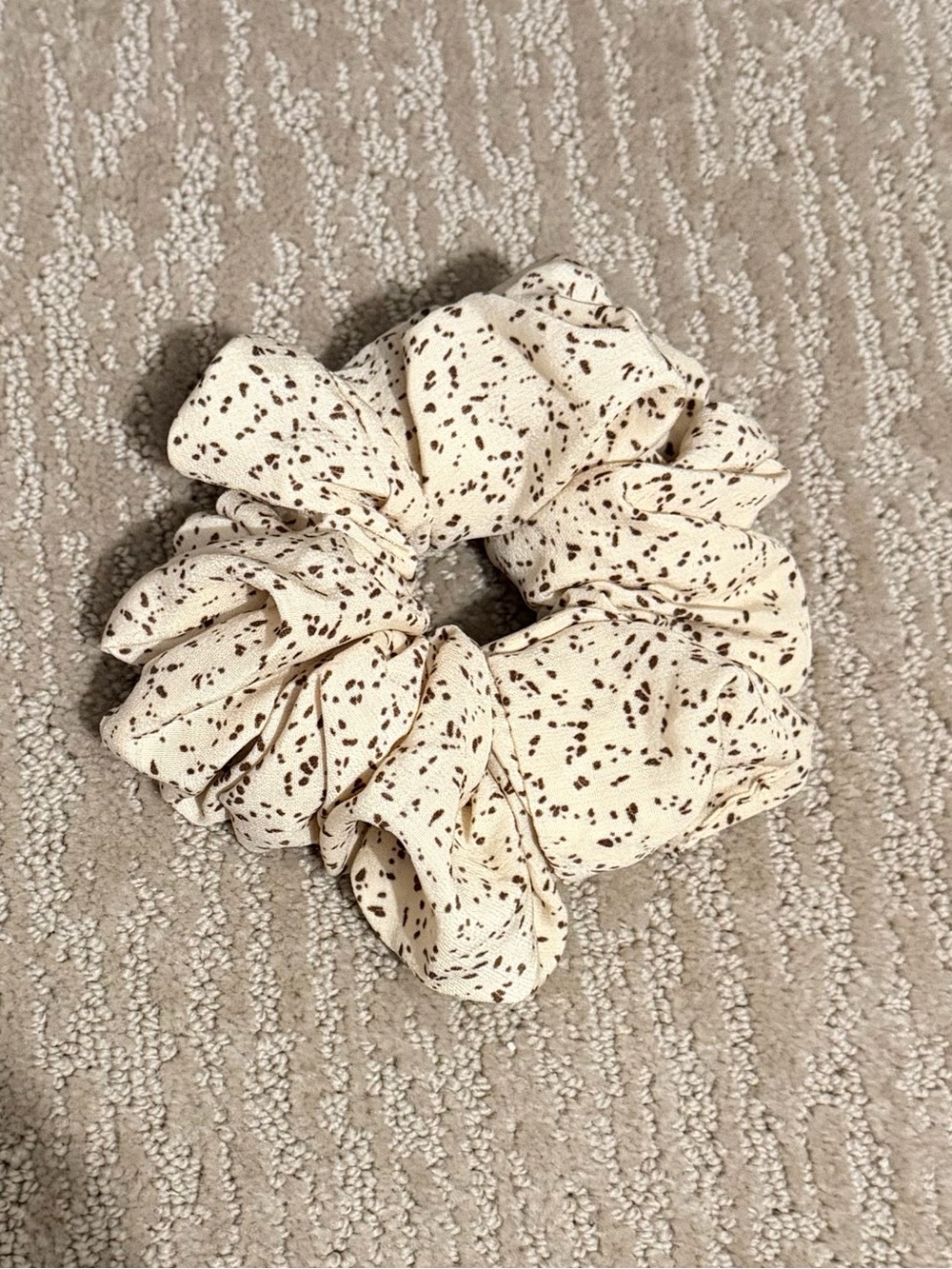 Kaxi Cream and Brown Speckled Print Scrunchie